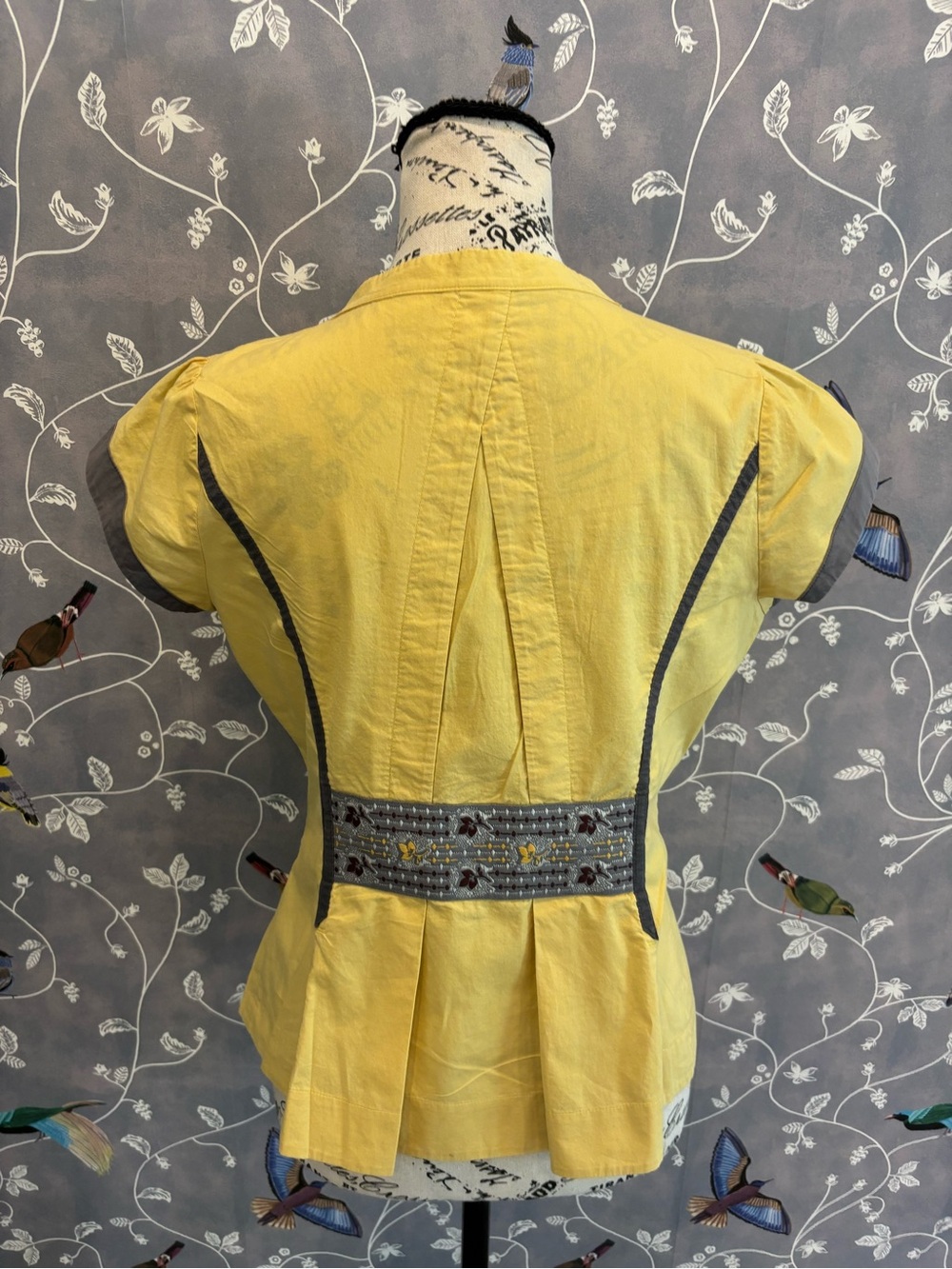 Anthropologie Floreat Yellow Women's Short-Sleeve Ruffled Blouse size 6 - Picture 9 of 13